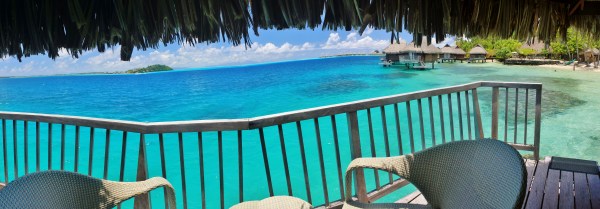 Vue depuis un bungalow sur pilotis de l'hôtel Maitai Bora Bora